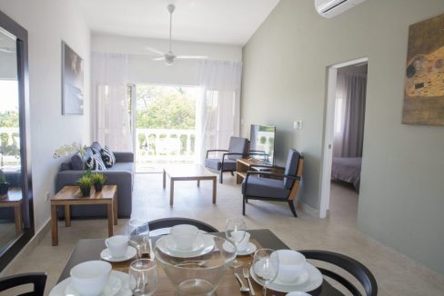 d8827a9b-5486-4432-8094-c9df4031aaa6