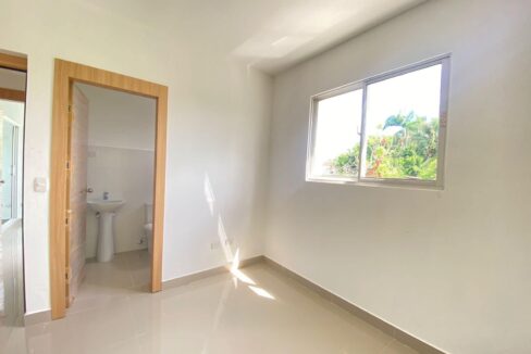 WhatsApp Image 2024-04-04 at 9.10.57 PM (1)